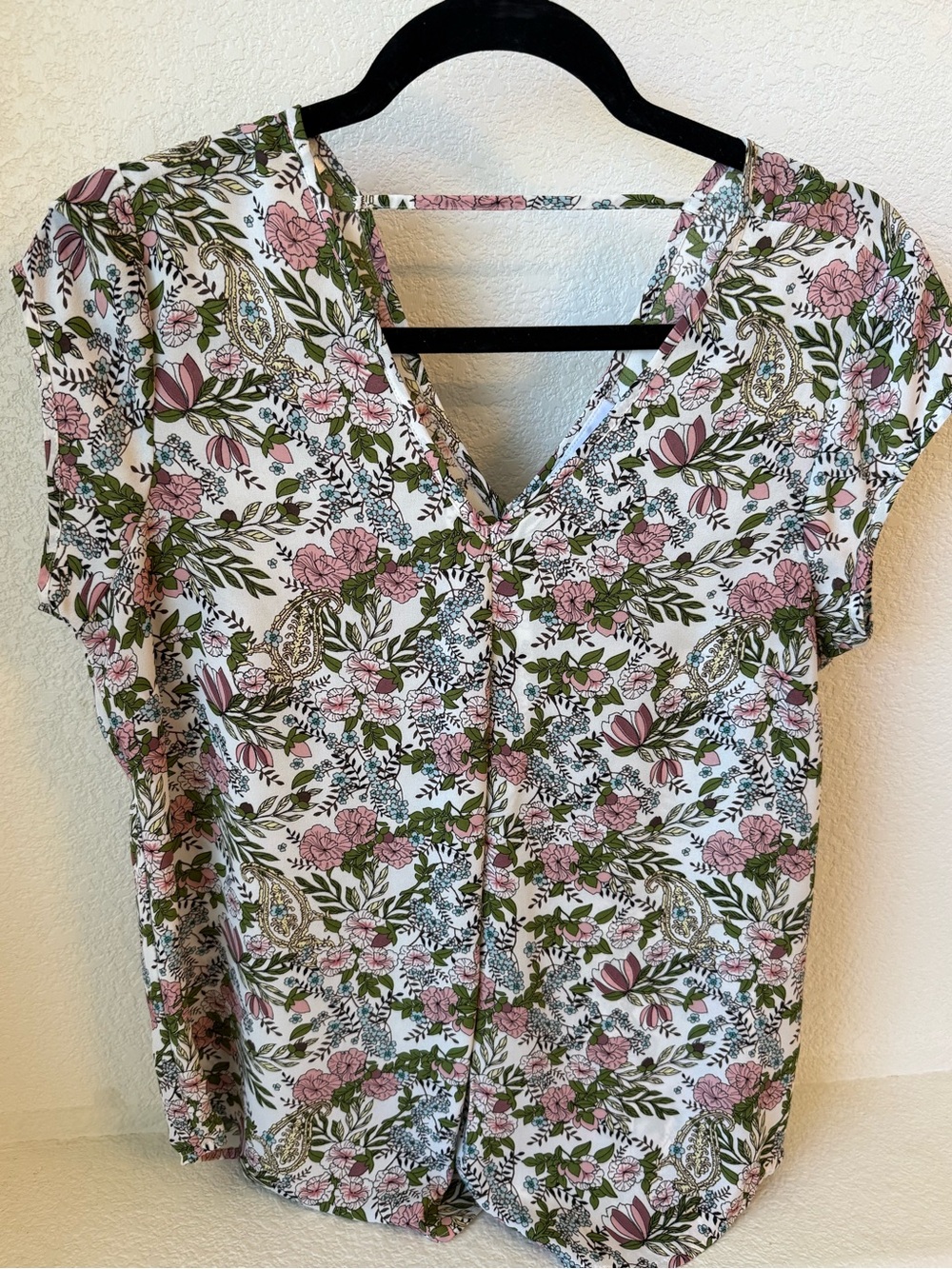 DR2 Floral V-Neck Short Sleeve Top